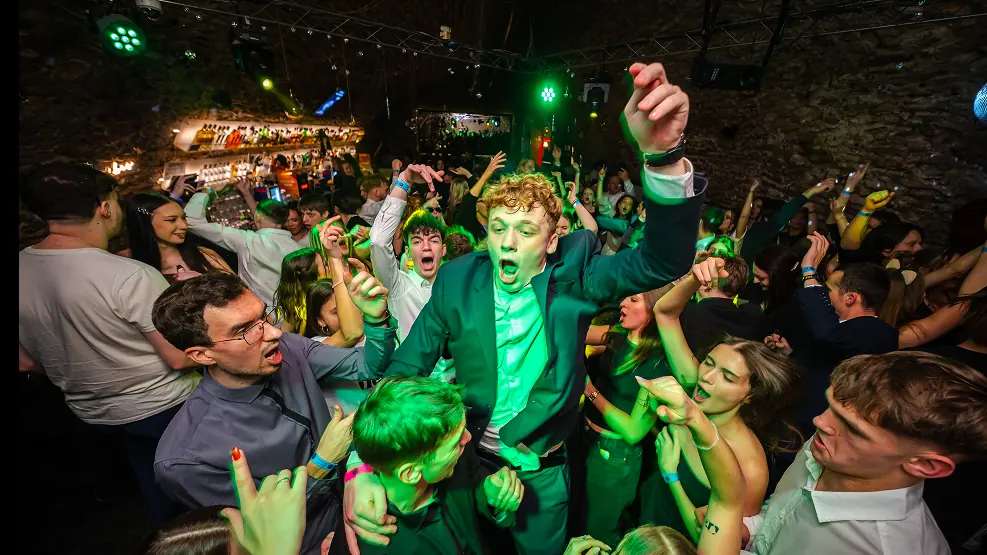 Afterparty maturitního plesu v ZONE Baru v centru Prahy