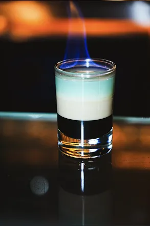 B-52 – koktejl ZONE Bar Praha